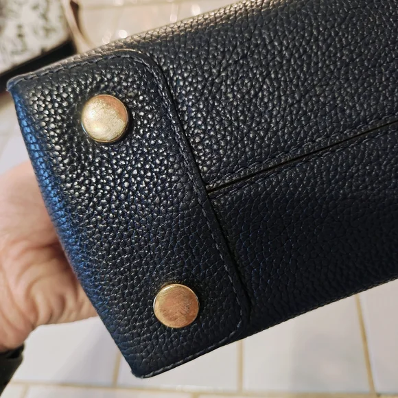 ✨SOLD✨ Michael Kors Navy Leather Handbag - Picture 3 of 10